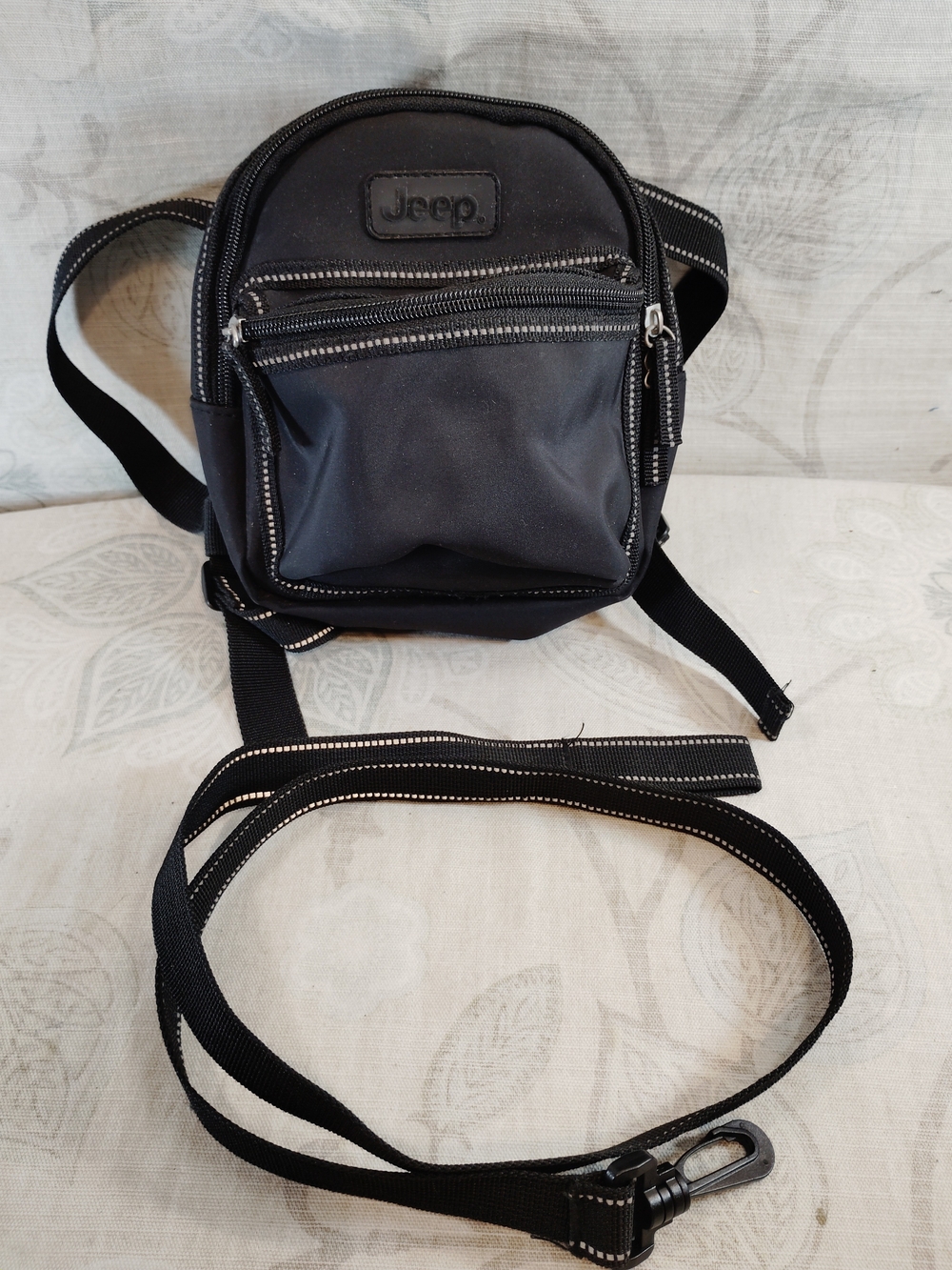 Jeep Black Kids Backpack Bag with  Secure  Anti-lost Harness Strap For Safety
